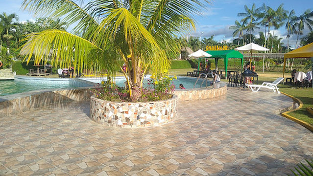 COMPLEJO TURISTICO EL MIJANO