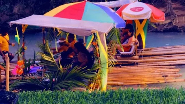 JM5 WHITE RIVER RAFTING, TUBING,BAR & GRILL, NOVELTIES & LIME STONE THERAPY