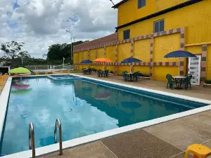 Samán Posada & Campamento