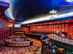 LUBBOCK PREMIERE LUX 16 IMAX Pizza Pub