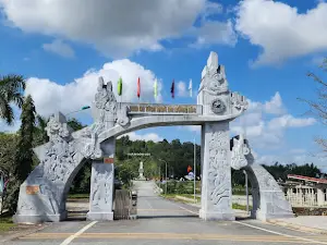 Mộ 10 nữ liệt sỹ TNXP