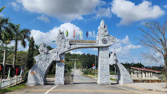 Mộ 10 nữ liệt sỹ TNXP