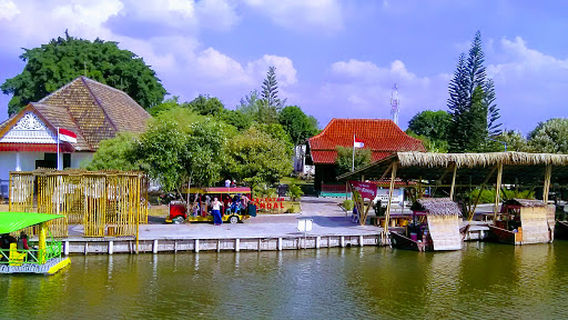 Pekalongan regency pavilion Castle Maerokoco