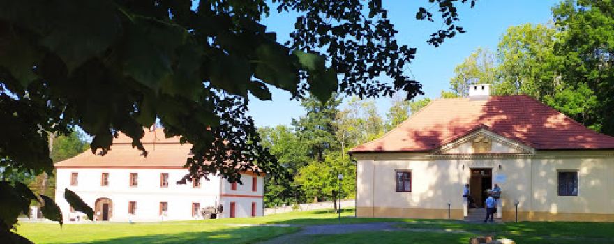 Chateau Komorní Hrádek