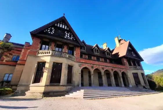 Hoteles cerca de Palacio Miramar