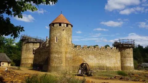 Saint-Amand-en-Puisaye Travel Guide 2026: Top Attractions, Things