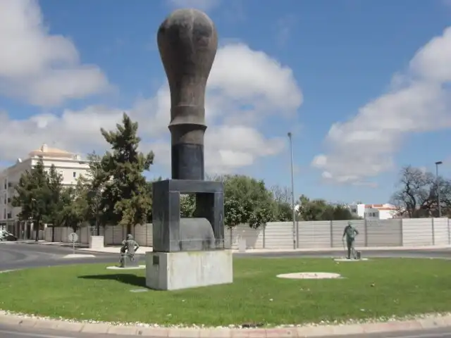 Hotels near Rotunda Das Communidades