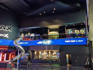 Regal Cinemas Pinnacle 18