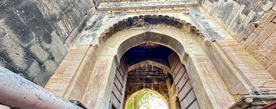 Narmada Ghat, Maheshwar fort.