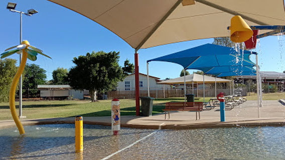 Longreach Memorial Pool