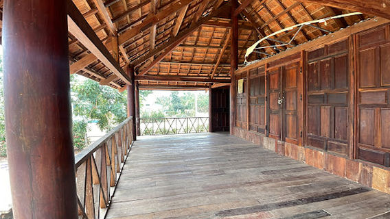 NHÀ RÔNG THÔN ĐẮK MẾ