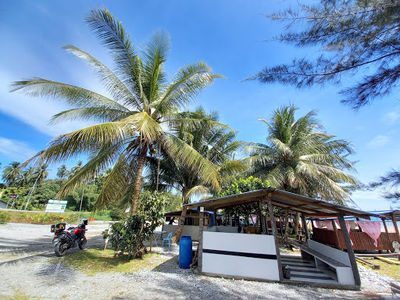 Kampung Pugu Beach, Lundu