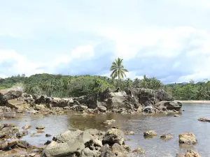 Pantai Karang Putih Cukuh Balak