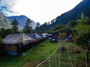LaraAdventure