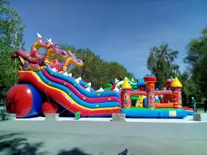 Троицкий сквер