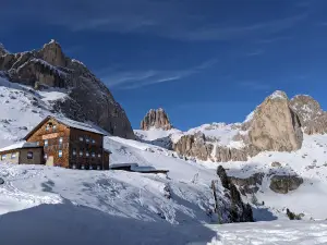 Rifugio Roda di Vaèl
