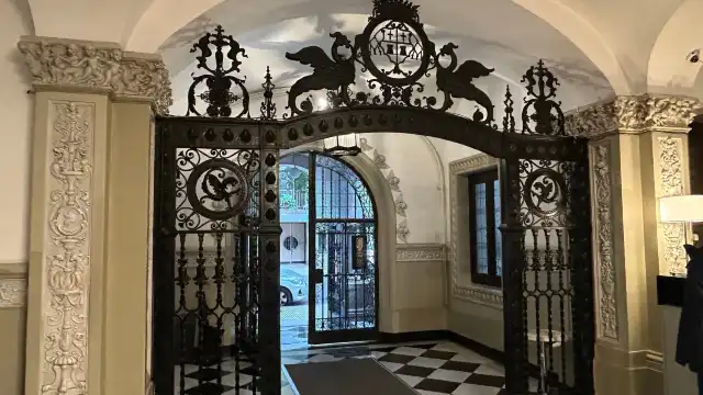 デビータ博物館周辺のホテル