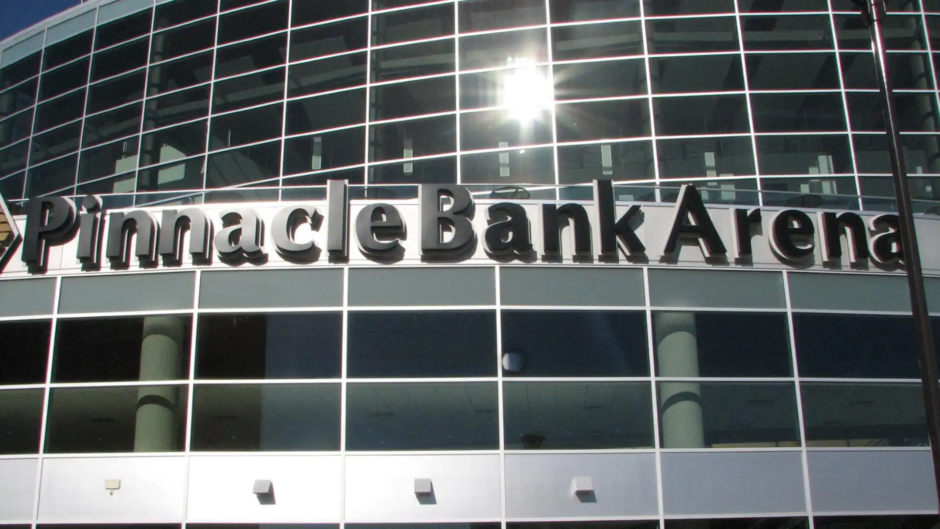 Hotels near Pinnacle Bank Arena