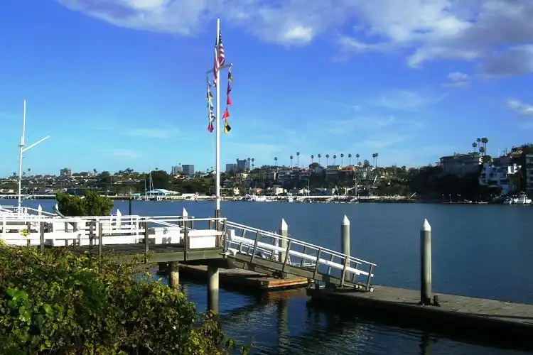 Hotels near West Jetty View Park