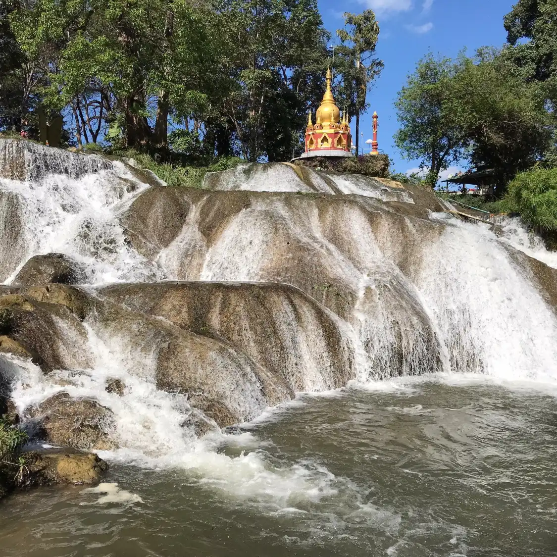 Các khách sạn gần Hampshire Falls and Caves (Pwe Kauk)