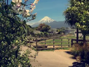 Pouakai Zoo