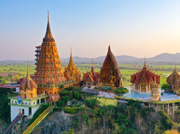 Wat Tham Suea
