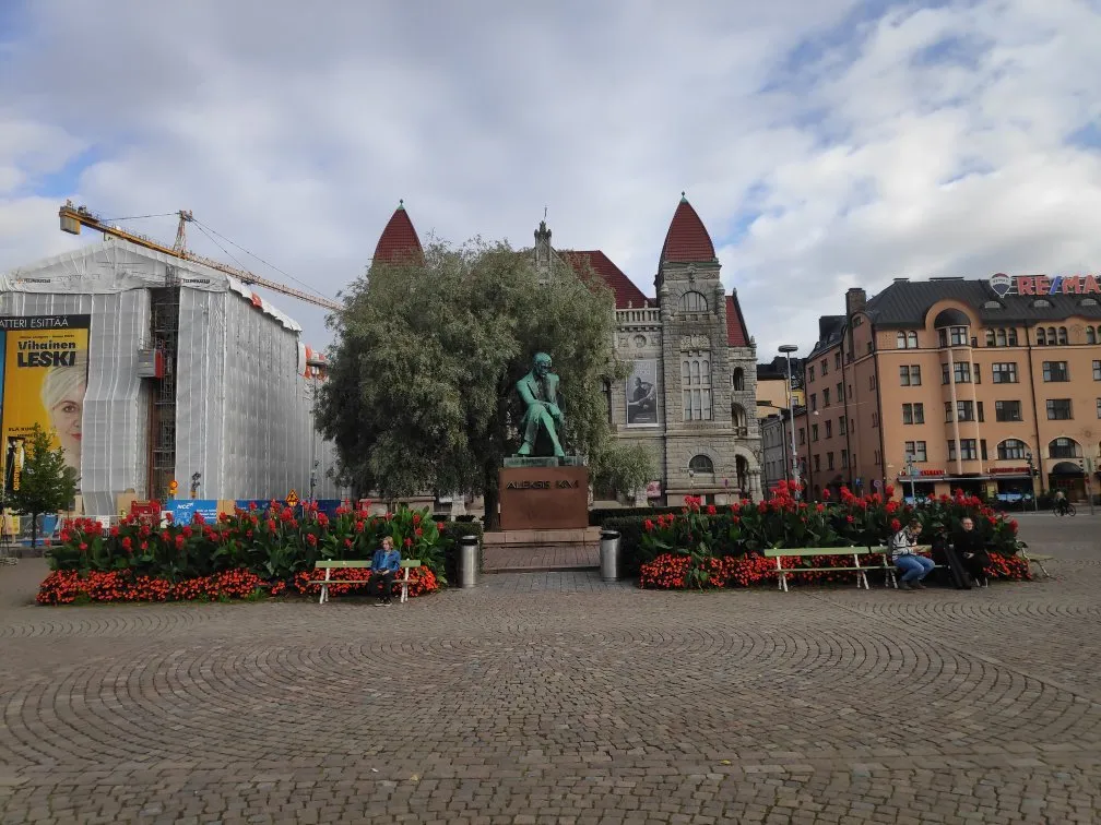 5_Aleksis Kivi Statue