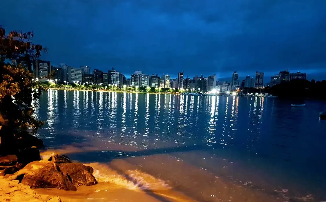 Hotels near Ilha do Frade