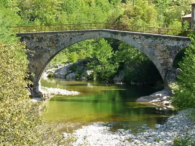 Hotels in Plassac