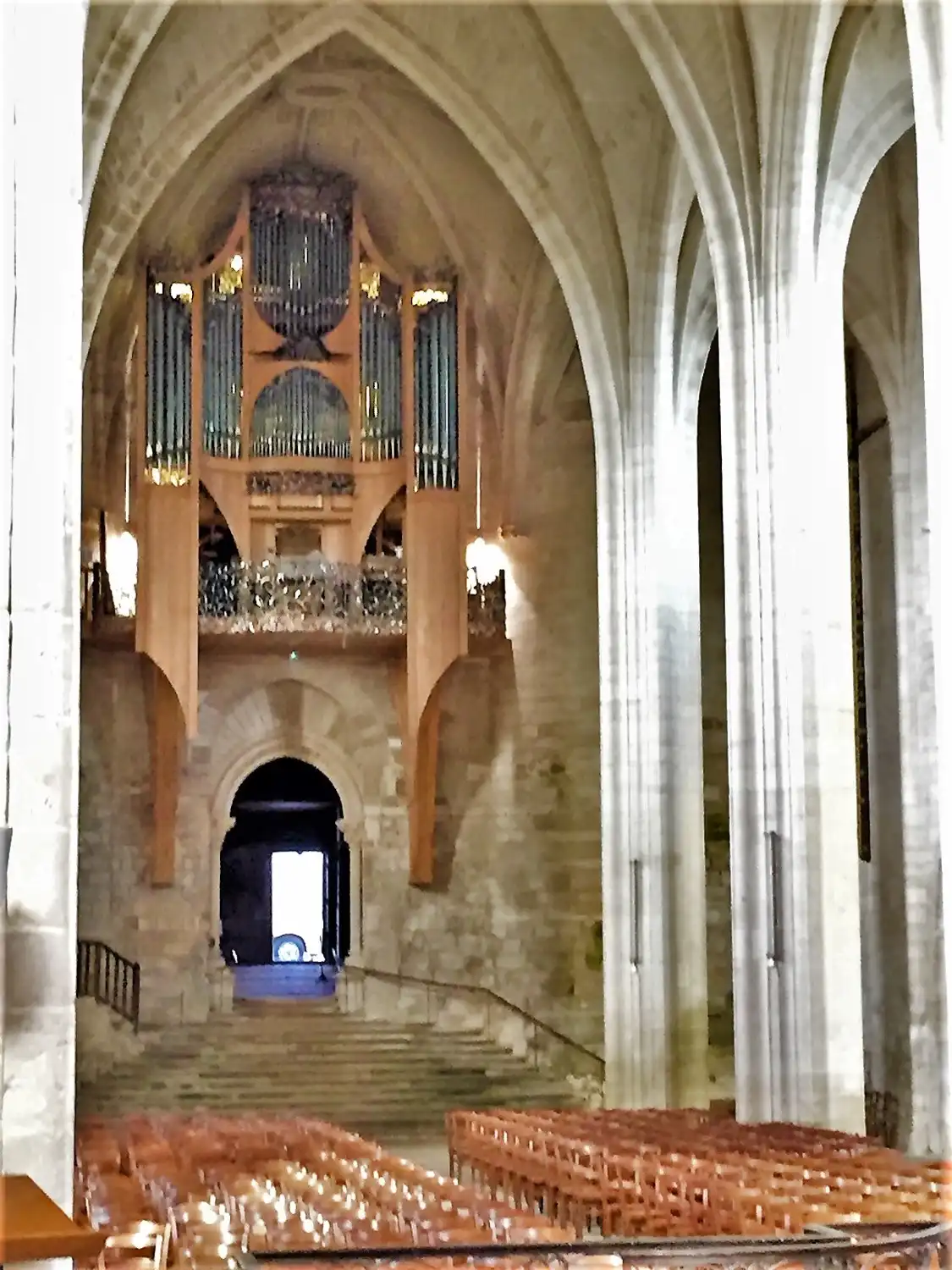Hotels near Eglise paroissiale, ancienne abbatiale Notre-Dame