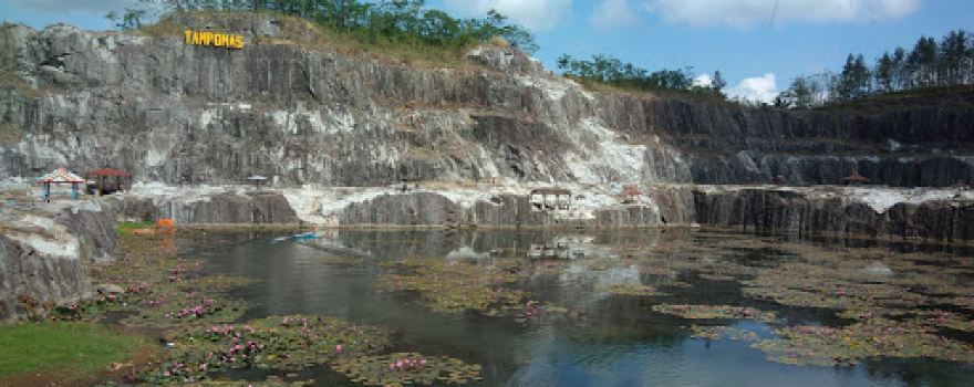 Obyek Wisata Tampomas
