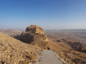 Sa'al Stairs Trail