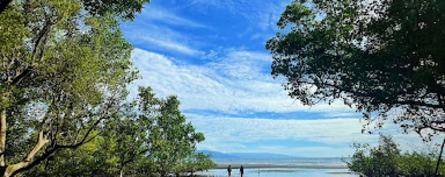 Pantai Molas