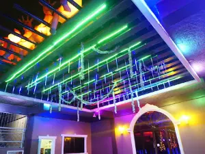 Hi5 Pub & Nightclub