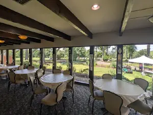 Windmill Lakes Golf Club