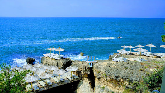 Aquarius White Beach