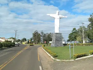 Estatua Do Cristo Em Jaboti