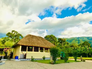 Parl Gardens, Bar & Lounge Bundibugyo