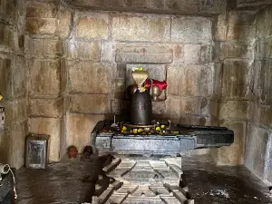 Shri Battisa Temple