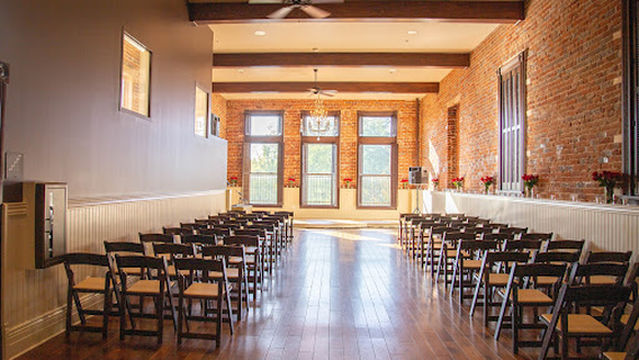 'Tis Art Center and Gallery