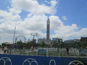 Plaza del Reloj