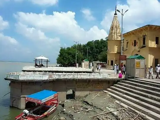 Hotels near Guptar Ghat