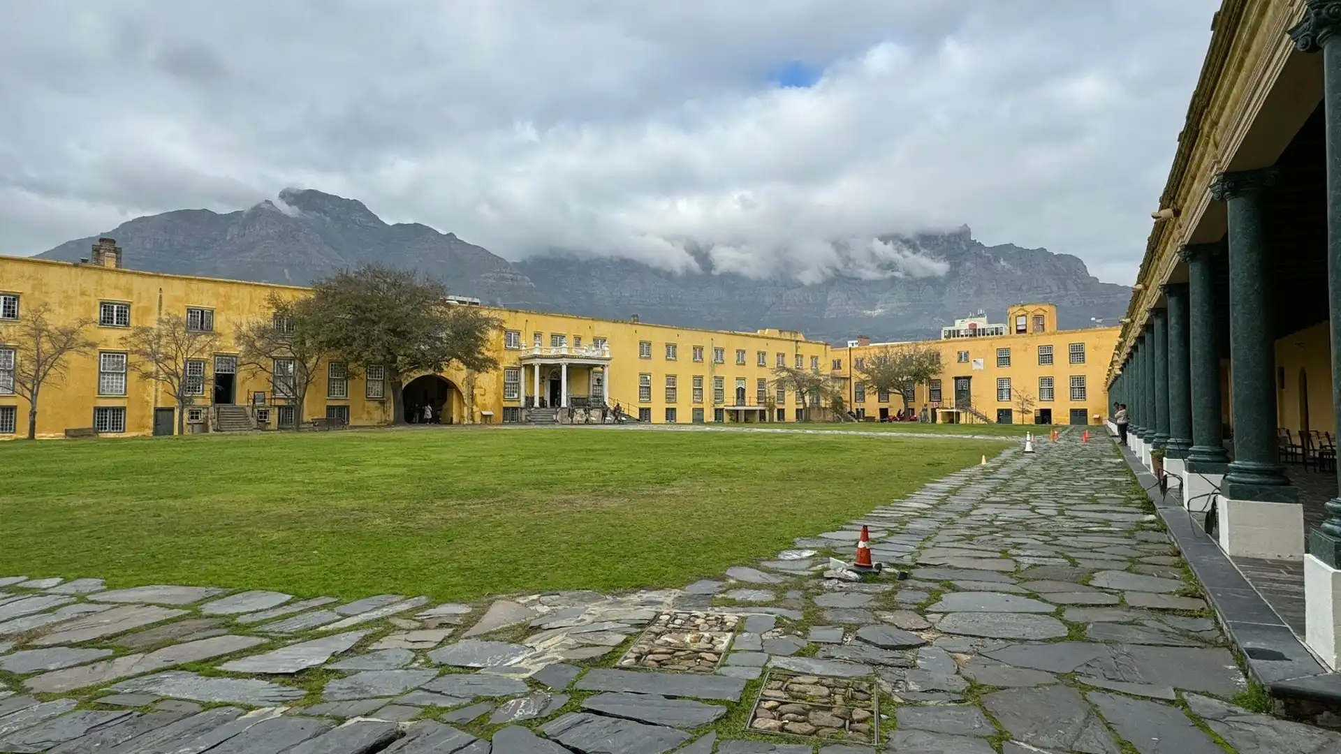 Hotel berhampiran Castle of Good Hope