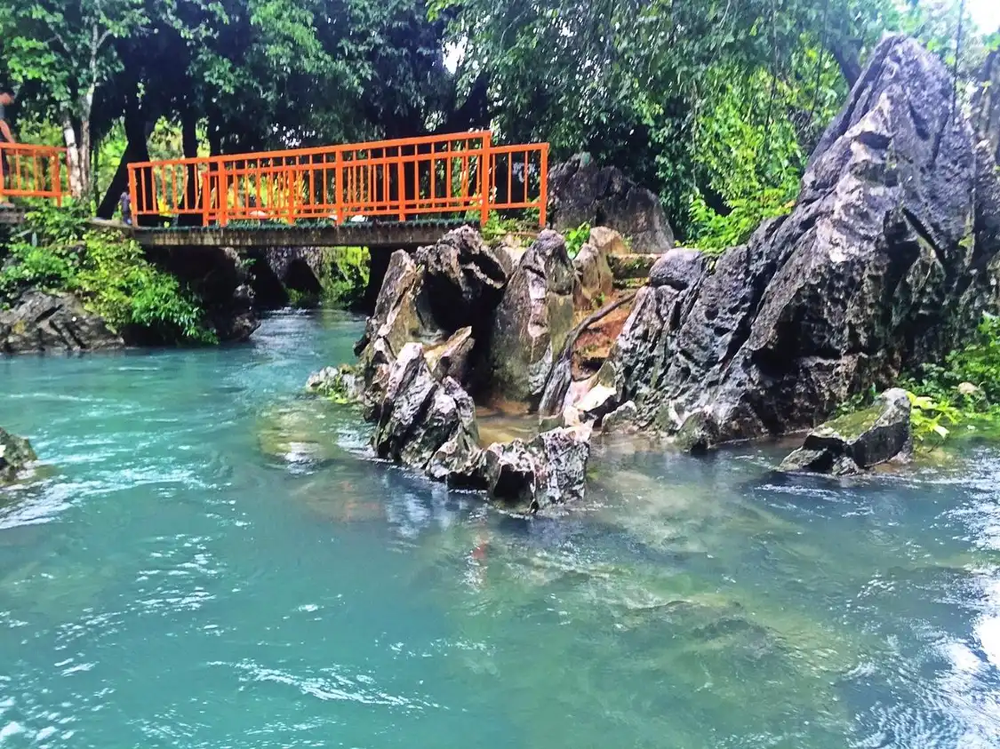Hotels near Tham Chang Cave