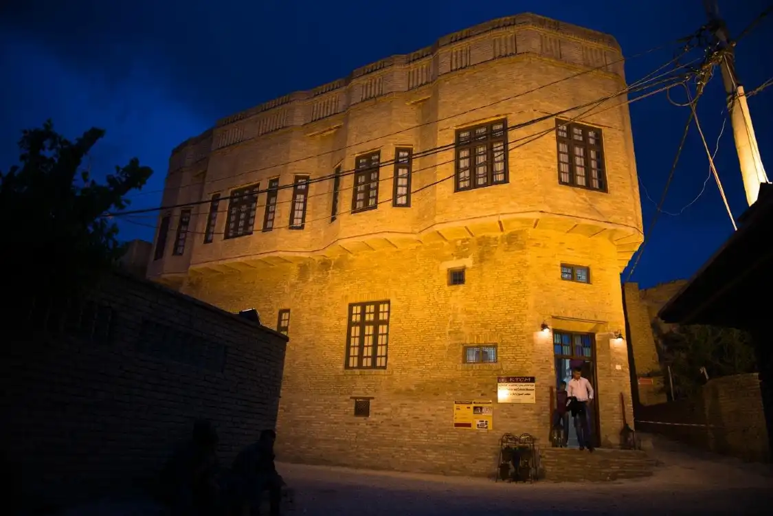 Hotels near Kurdish Textile Museum