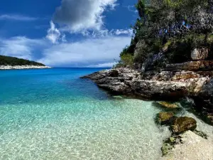 Kimilia Beach