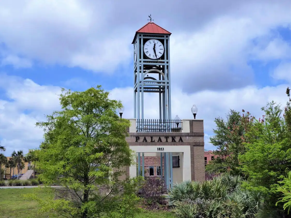 Hotels near St Johns River Center