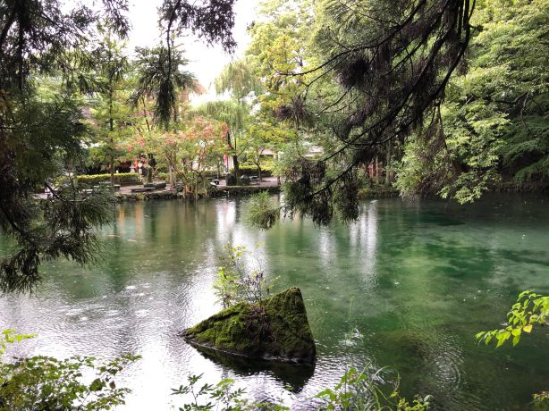 Izuruhara Benten Pond