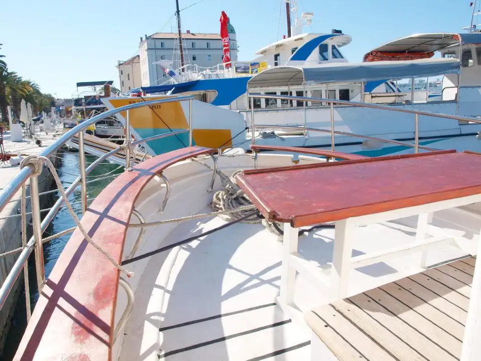 5_Excursion Ship Blaga