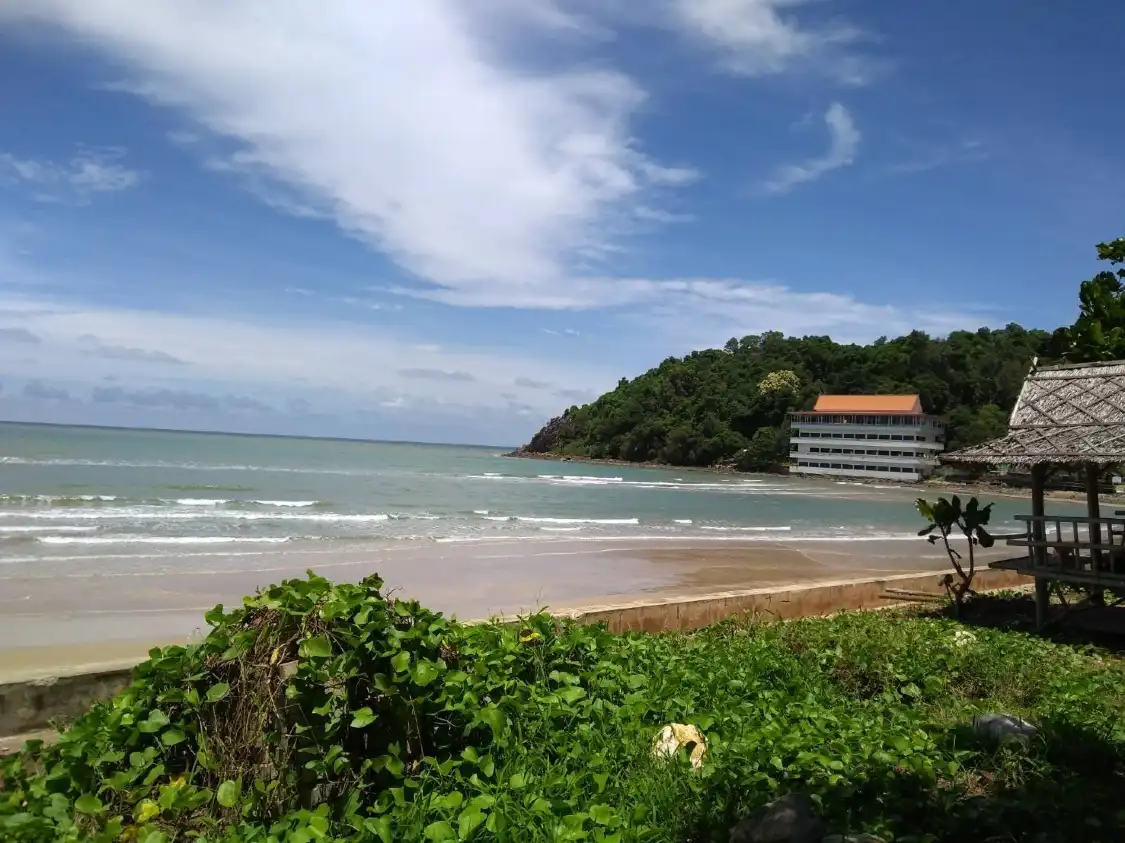 Hotels near Laem Sadet Burapha Beach